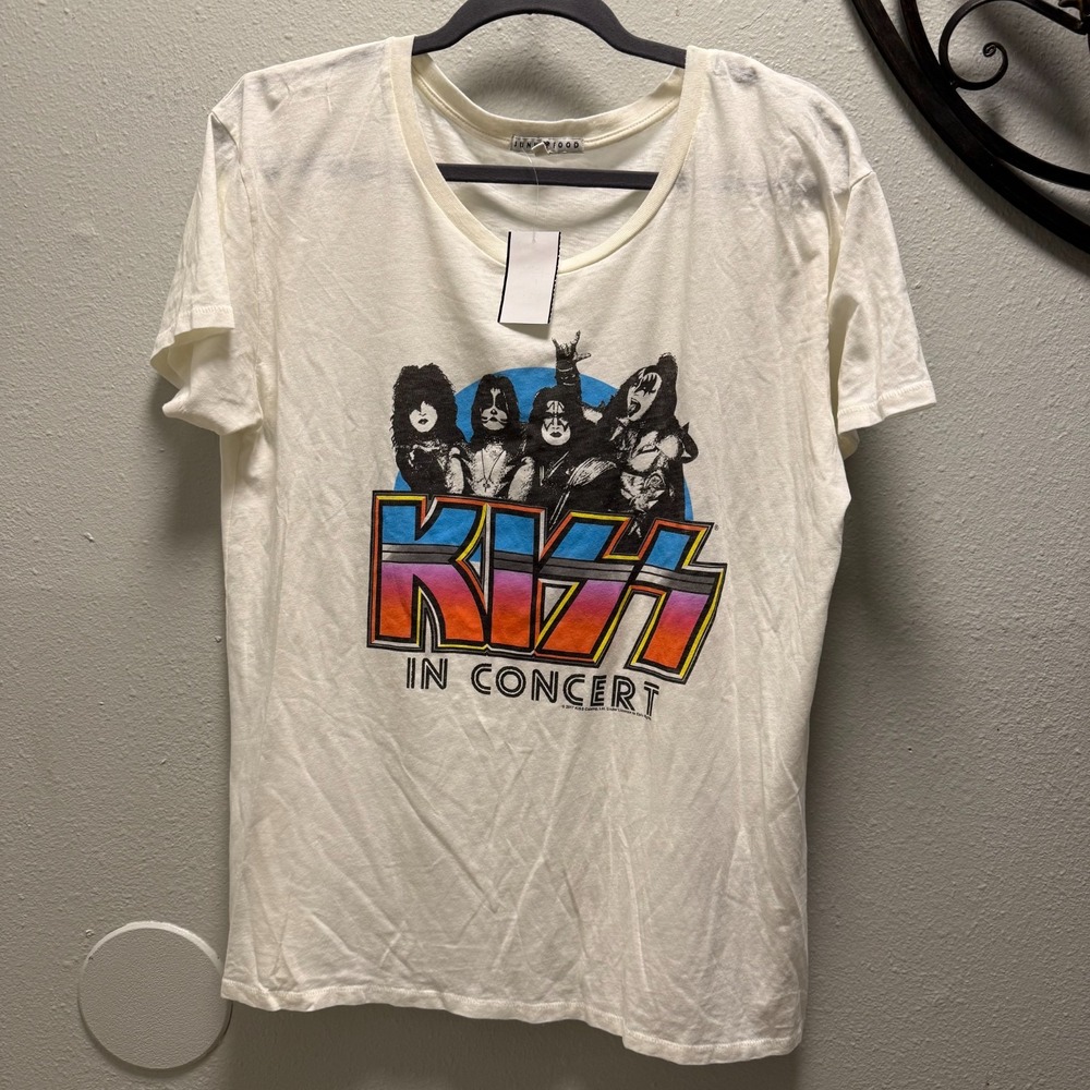 Junk Food KISS In Concert Graphic Band Tee Sz M Made in USA Vintage Style